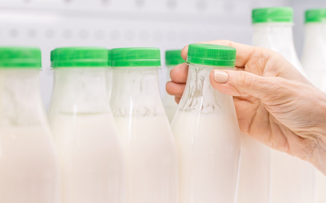 Leite: preço do laticínio está 14% mais caro que a gasolina