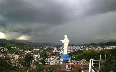 Risco de chuva forte aumenta no Sudeste e Nordeste neste fim de semana