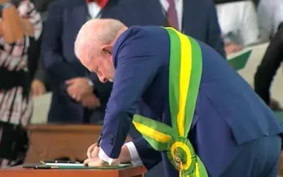 O agro no combate à fome e ao desmatamento; Lula assina decretos