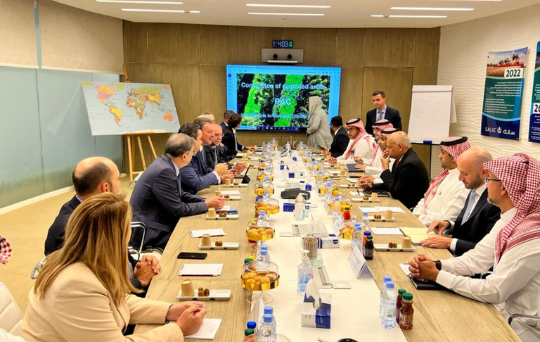 7696e8f7-b47e-4abe-b129-ce8a9c9c8180