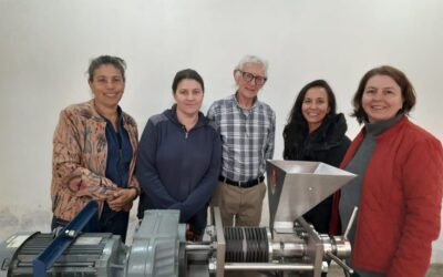 PIONEIRISMO: Produtores de Cambuquira extraem óleo vegetal de quiabo