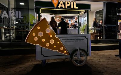 Associação de Laticínios bate recorde do maior fondue de Queijo na Expointer