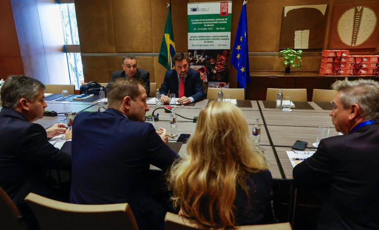 8e9feb11-f20f-4707-83f1-03b4f668fcd4